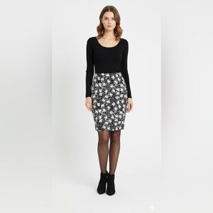 LuLaRoe Women’s Cassie Mickey Mouse Graphic Pull On Elastic Skirt